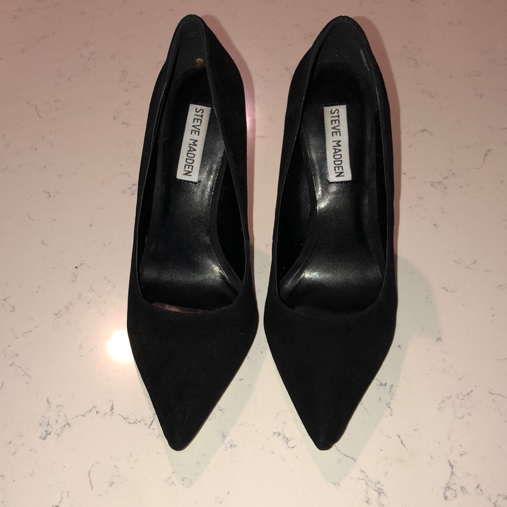 BRAND NEW STEVE MADDEN BLACK SUEDE HEELS
